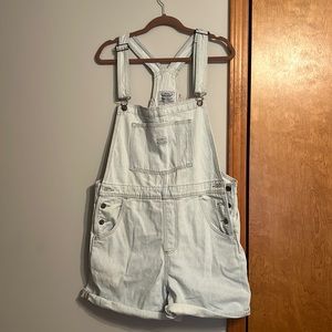 Womens Levi’s overall shorts